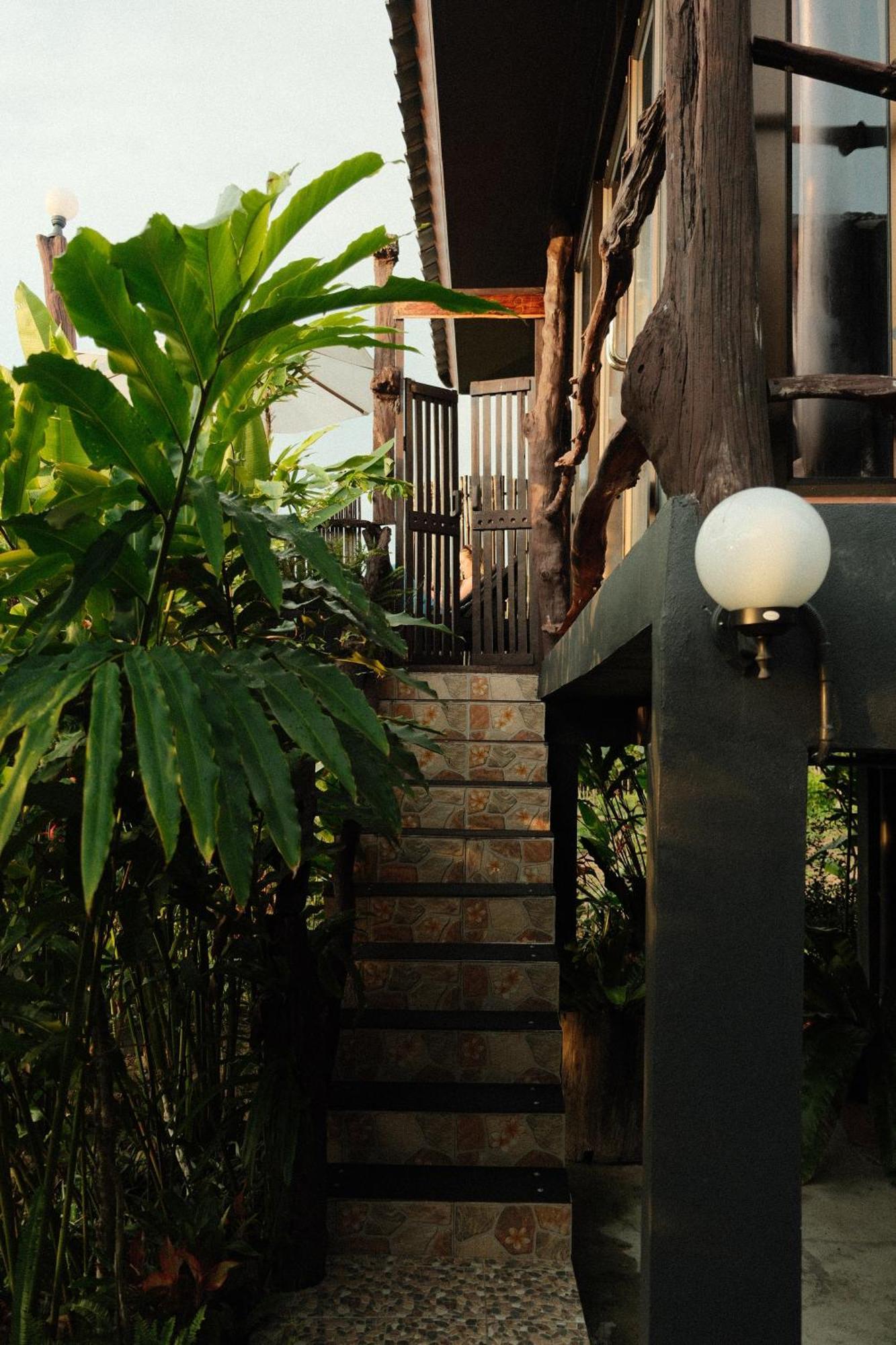 Phu Samut Villa *