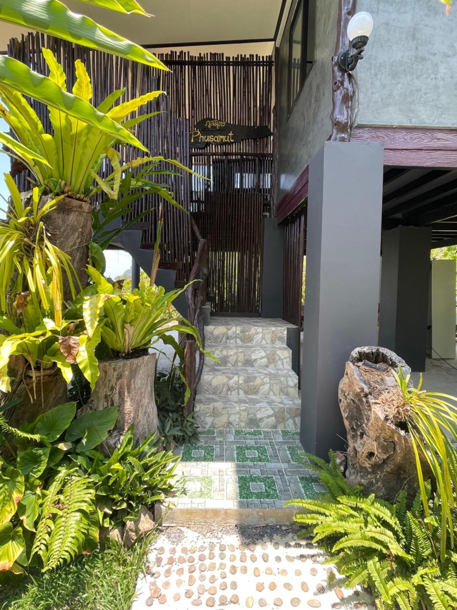 Phu Samut Villa *